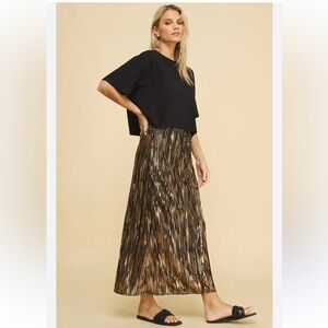 If She loves Metallic Maxi Skirt